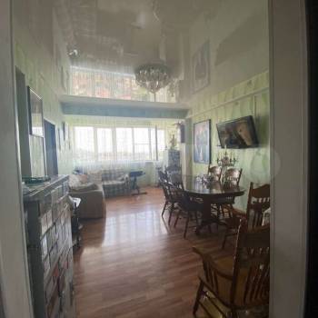 Продается Многокомнатная квартира, 81,2 м²