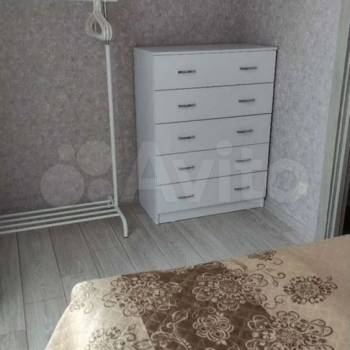 Продается 1-комнатная квартира, 32 м²