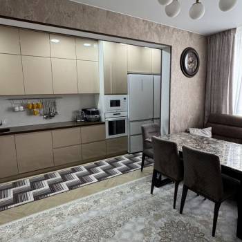 Продается Многокомнатная квартира, 81 м²