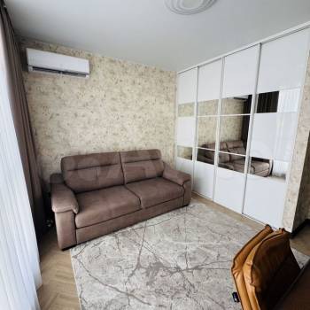 Продается Многокомнатная квартира, 81 м²