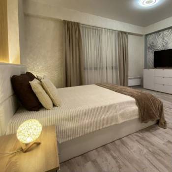 Продается 2-х комнатная квартира, 90 м²