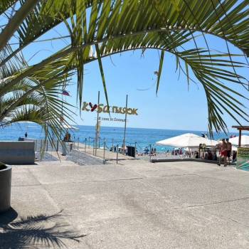 Продается 1-комнатная квартира, 95 м²