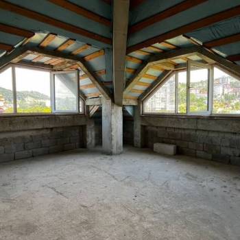 Продается 1-комнатная квартира, 95 м²