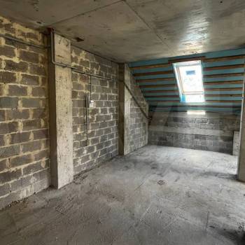 Продается 1-комнатная квартира, 95 м²