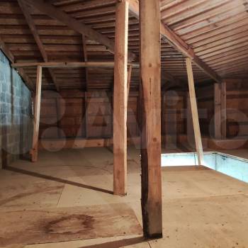 Продается 1-комнатная квартира, 130 м²