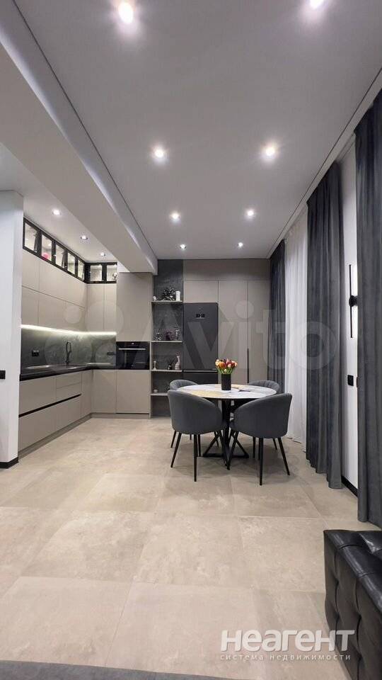 Продаю 2-х ком. квартиру, ул. Бытха, хозяин