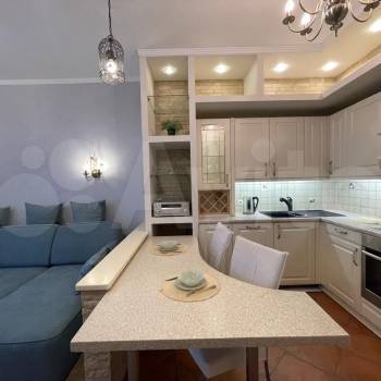 Продается 1-комнатная квартира, 68,3 м²