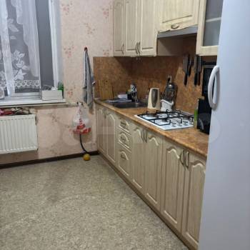 Продается 1-комнатная квартира, 82 м²