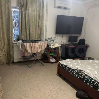 Продается 1-комнатная квартира, 82 м²