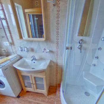 Продается 3-х комнатная квартира, 174 м²