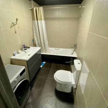 Продается 1-комнатная квартира, 40,6 м²