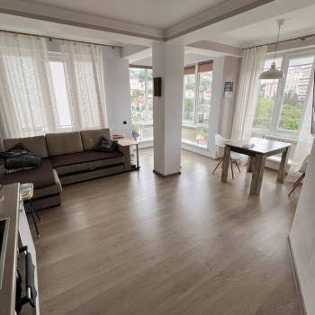 Продается 1-комнатная квартира, 52 м²