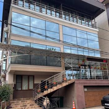 Сдается Многокомнатная квартира, 170 м²