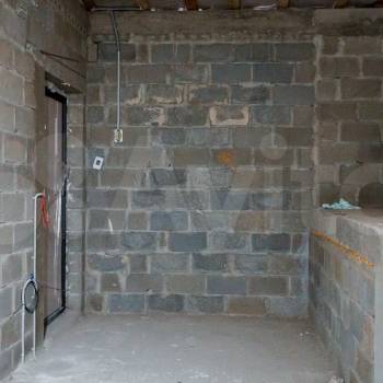 Продается 1-комнатная квартира, 80,2 м²