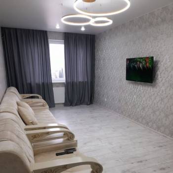 Сдается 2-х комнатная квартира, 77 м²