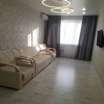 Сдается 2-х комнатная квартира, 77 м²