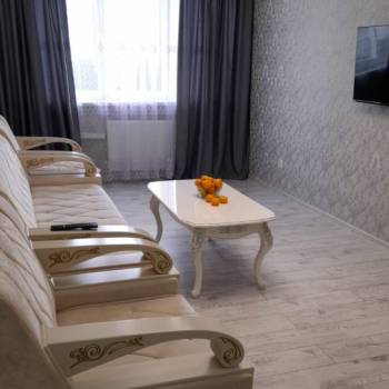 Сдается 2-х комнатная квартира, 77 м²