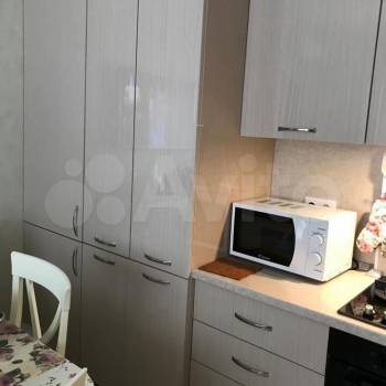 Продается 1-комнатная квартира, 42 м²