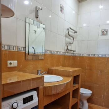 Сдается 1-комнатная квартира, 56 м²