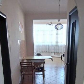 Сдается 1-комнатная квартира, 56 м²