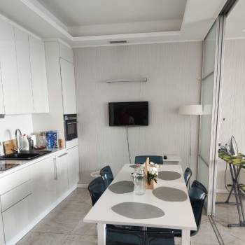 Продается 1-комнатная квартира, 55,2 м²