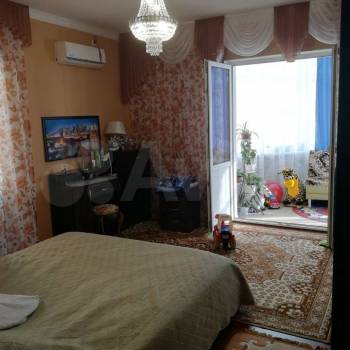 Продается 1-комнатная квартира, 60 м²