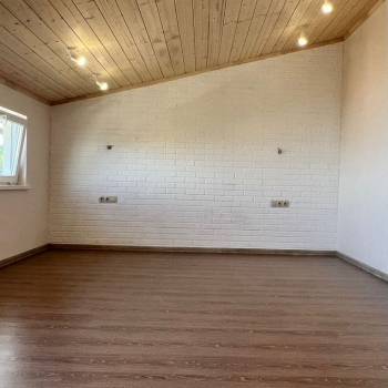 Продается 1-комнатная квартира, 84 м²