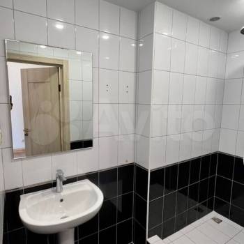 Продается 1-комнатная квартира, 84 м²