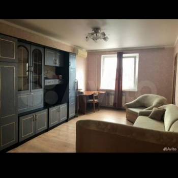 Продается 1-комнатная квартира, 48 м²