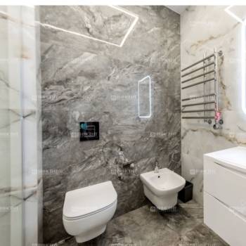 Сдается Многокомнатная квартира, 130 м²