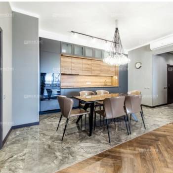 Сдается Многокомнатная квартира, 130 м²