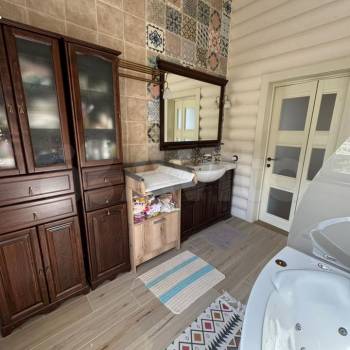 Продается Дом, 330 м²