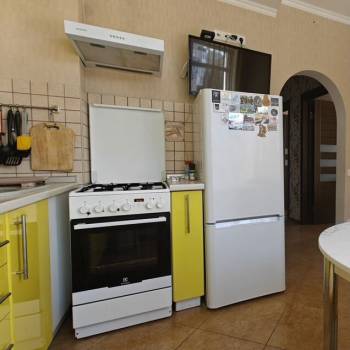 Продается 2-х комнатная квартира, 464 м²