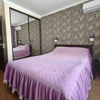 Продается 2-х комнатная квартира, 464 м²