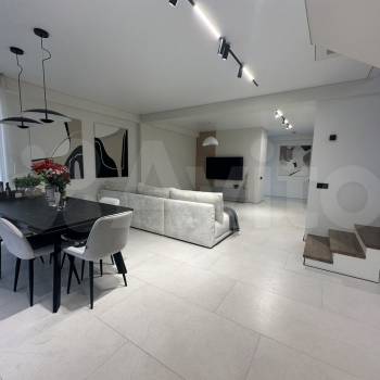 Продается Дом, 240 м²