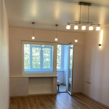 Продается 1-комнатная квартира, 50 м²