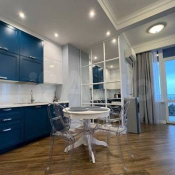 Продается 1-комнатная квартира, 65 м²