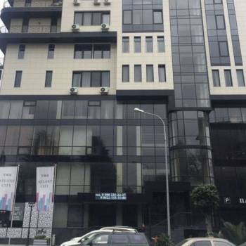 Продается 1-комнатная квартира, 65 м²