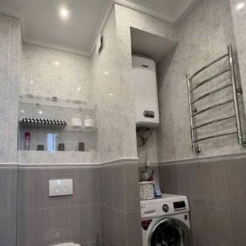 Продается 1-комнатная квартира, 65 м²