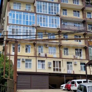 Продается 1-комнатная квартира, 65,3 м²