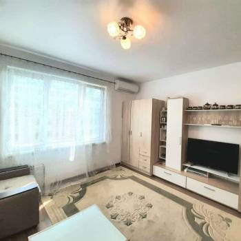 Продается 1-комнатная квартира, 32 м²