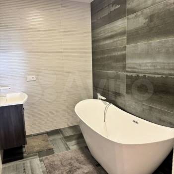 Сдается Многокомнатная квартира, 130 м²