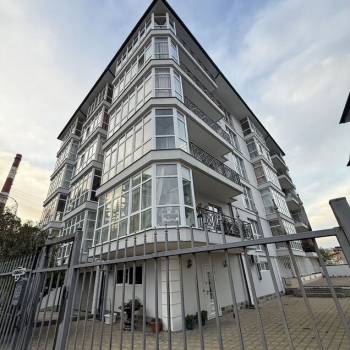 Продается 1-комнатная квартира, 42,5 м²