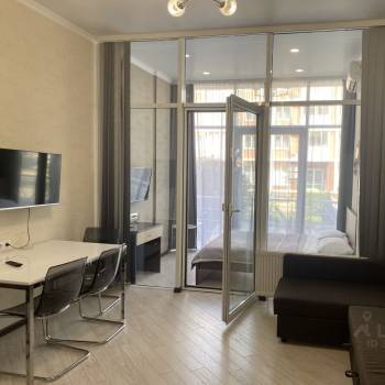 Продается 1-комнатная квартира, 37 м²