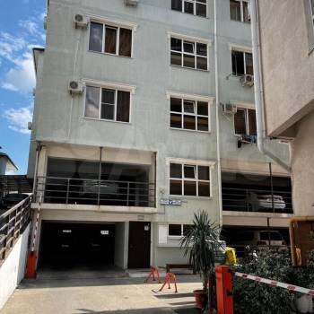 Продается 1-комнатная квартира, 52 м²