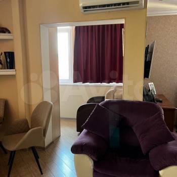 Продается 1-комнатная квартира, 52 м²