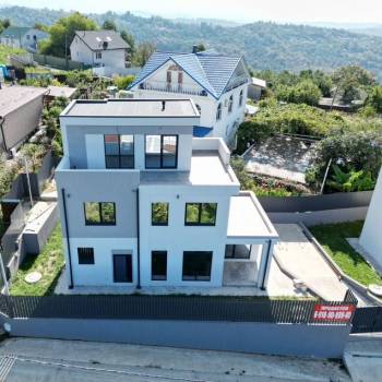 Продается Дом, 179 м²