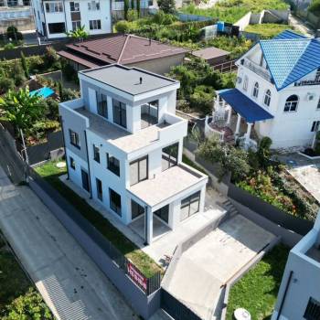 Продается Дом, 179 м²