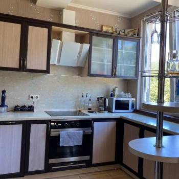 Продается Многокомнатная квартира, 76,6 м²