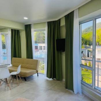 Продается 1-комнатная квартира, 42 м²